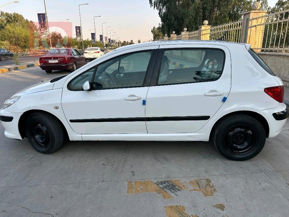 بيجو 307